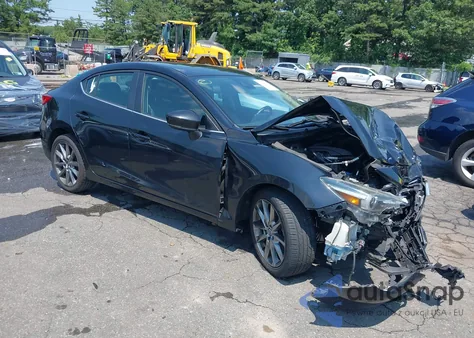 2018 Mazda Mazda3 Grand Touring из США, поврежденный, VIN 3MZBN1W37JM178078